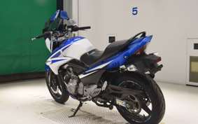 SUZUKI GSR250