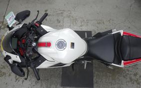 YAMAHA YZF R-3 2022 RH21J