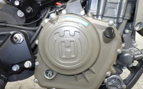 HUSQVARNA SVARTPILEN 401 2019