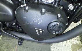 TRIUMPH BONNEVILLE T120 2025