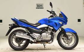 SUZUKI GSR250S