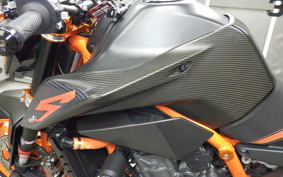 KTM 890 DUKE R 2020