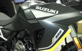 SUZUKI Vｽﾄﾛｰﾑ800 2025 EM1BA