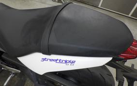 TRIUMPH STREET TRIPLE 85 2013