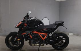 KTM 1290 SUPER DUKE R 2021 V3940