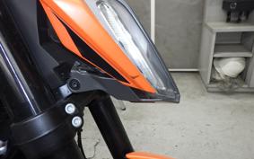 KTM 890 DUKE 2022