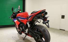 HONDA CBR600RR 2021 PC40