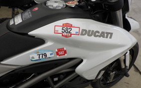 DUCATI HYPERSTRADA 820 2014