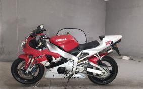 YAMAHA YZF-R1 RN01
