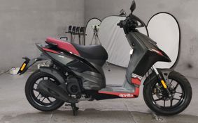 APRILIA SR MOTARD125 ..