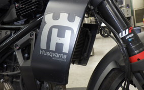 HUSQVARNA SVARTPILEN 401 2024