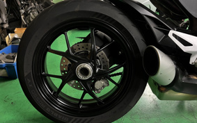 DUCATI STREETFIGHTER V2 2022 3F00