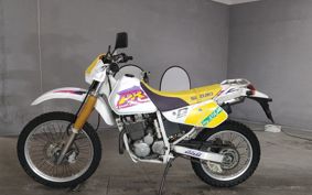 SUZUKI DR250R SJ45A