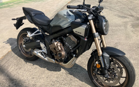 HONDA CB650R E-Clutch 2026 RH17