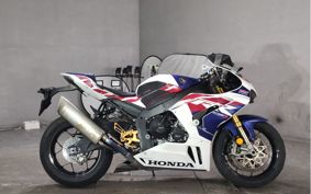 HONDA CBR1000RR R 2022 SC82