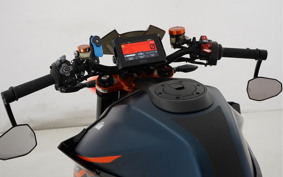 KTM 1290 SUPER DUKE R 2022 V3940