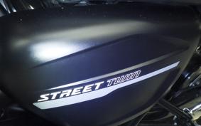 TRIUMPH STREET TWIN