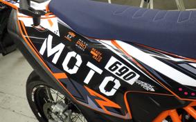 KTM 690 SMC R 2025