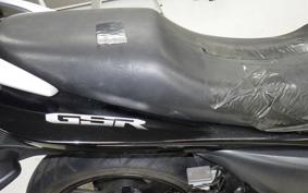 SUZUKI GSR250