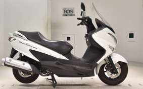 SUZUKI SKYWAVE 200 (Burgman 200)