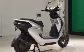 HONDA EM1 e: 2018 EF16