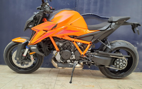 KTM 1390 SUPER DUKE R EVO V3940