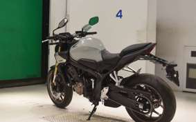 HONDA CB650R E-Clutch 2025 RH17