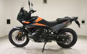 KTM 890 ADVENTURE	 2026