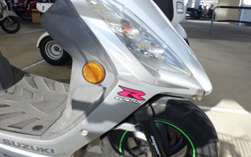 SUZUKI GSR125