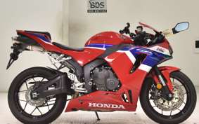 HONDA CBR600RR 2025 PC40