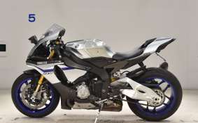 YAMAHA YZF-R1 M 2018