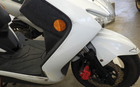 YAMAHA CYGNUS 125 XSR 2