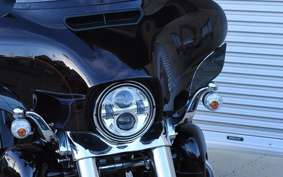 HARLEY FLHTCUTG TRIKE MAL