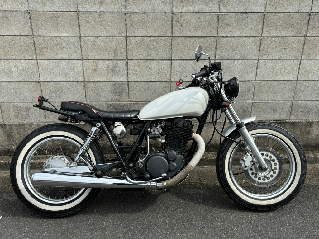 Фото Yamaha SR400 2003 с японского аукциона