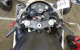 YAMAHA YZF-R1