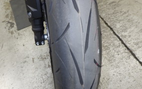 HONDA CB650R E-Clutch 2025 RH17