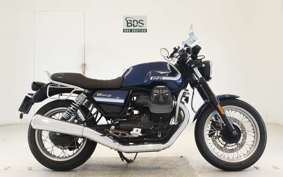 MOTO GUZZI V7 2023