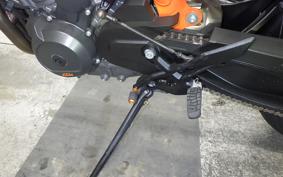 KTM 890 DUKE R 2023
