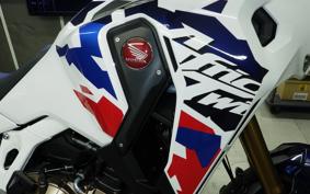 HONDA CRF1100L AFRICA TWIN Adventure 2025 SD15