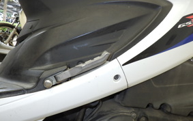 SUZUKI GSR125