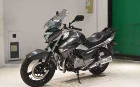 SUZUKI GSR250