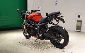 TRIUMPH STREET TRIPLE 85 2016