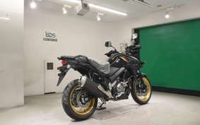 SUZUKI Vストローム650XTA 1986 C733M
