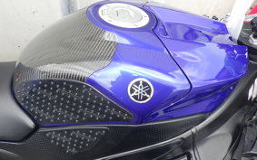 YAMAHA YZF-R1