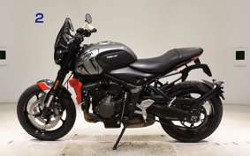 TRIUMPH TRIDENT 660 2023