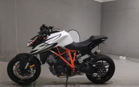 KTM 1290 SUPER DUKE R 2019 V3940