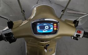 VESPA PRIMA BEIGE RA125 ..
