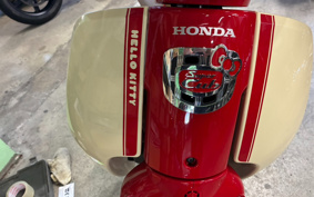 HONDA  SUPER CUB 50 HELLOKITTY AA09