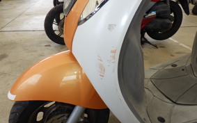 SYM UMI 100