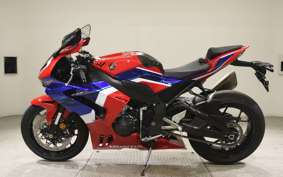 HONDA CBR1000RR R 2021 SC82